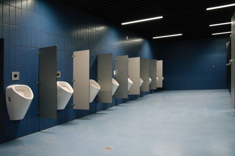 J-Alba-Arena-toalett